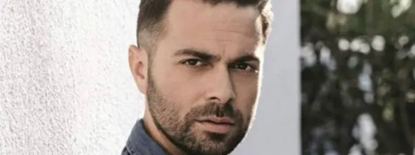 Οι βουτιές του Ηλία Βρεττού σε ποτάμι με τη σύζυγό του και τον πατέρα&hellip;