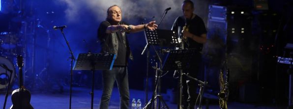 Βασίλης Παπακωνσταντίνου: Ακυρώνει τις καλοκαιρινές συναυλίες του λόγω προβλήματος υγείας